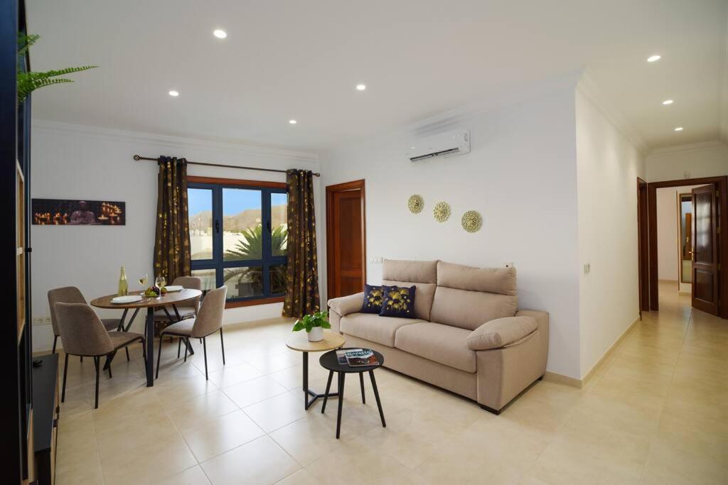 Moderno Y Elegante Apartamento Centrico Con Balcon Плая Бланка Екстериор снимка